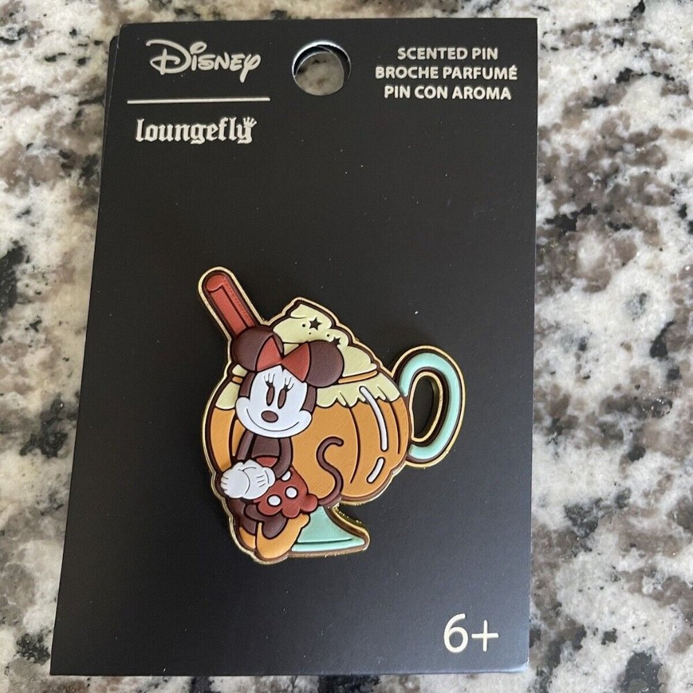 Box Lunch Disney Minnie Mouse Scented Pumpkin Spice Metal Enamel Pin!